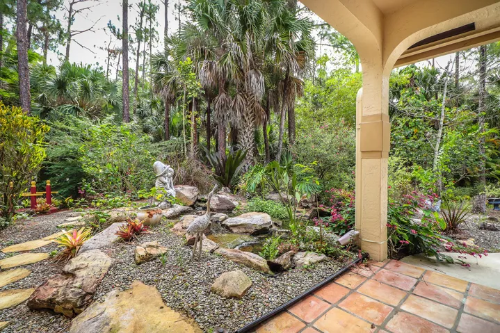 50-Front entryway