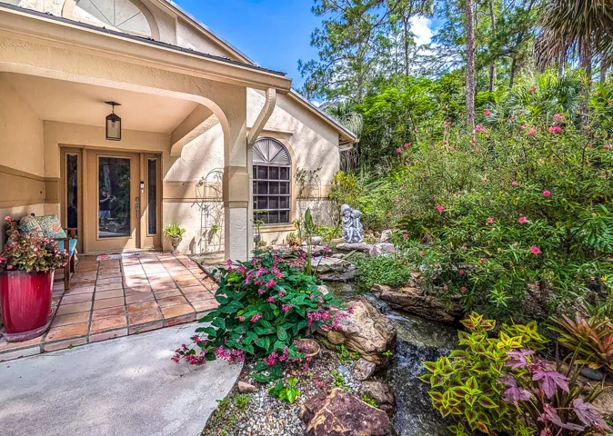 51-Front entryway