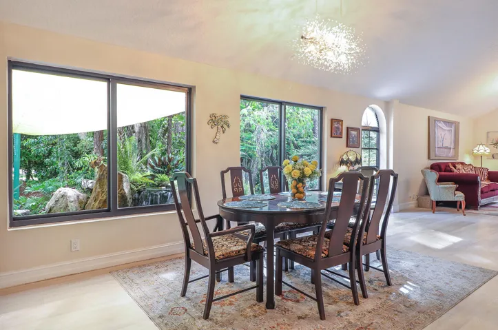 10-Dining Room