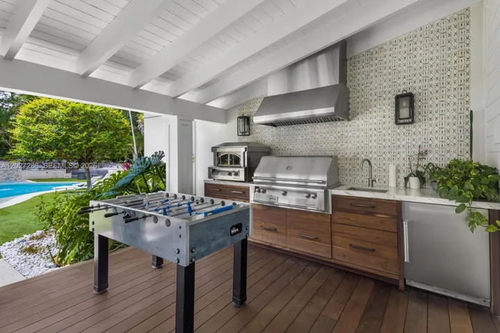 Summer Kitchen