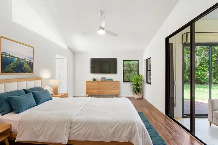 30 - bedroom