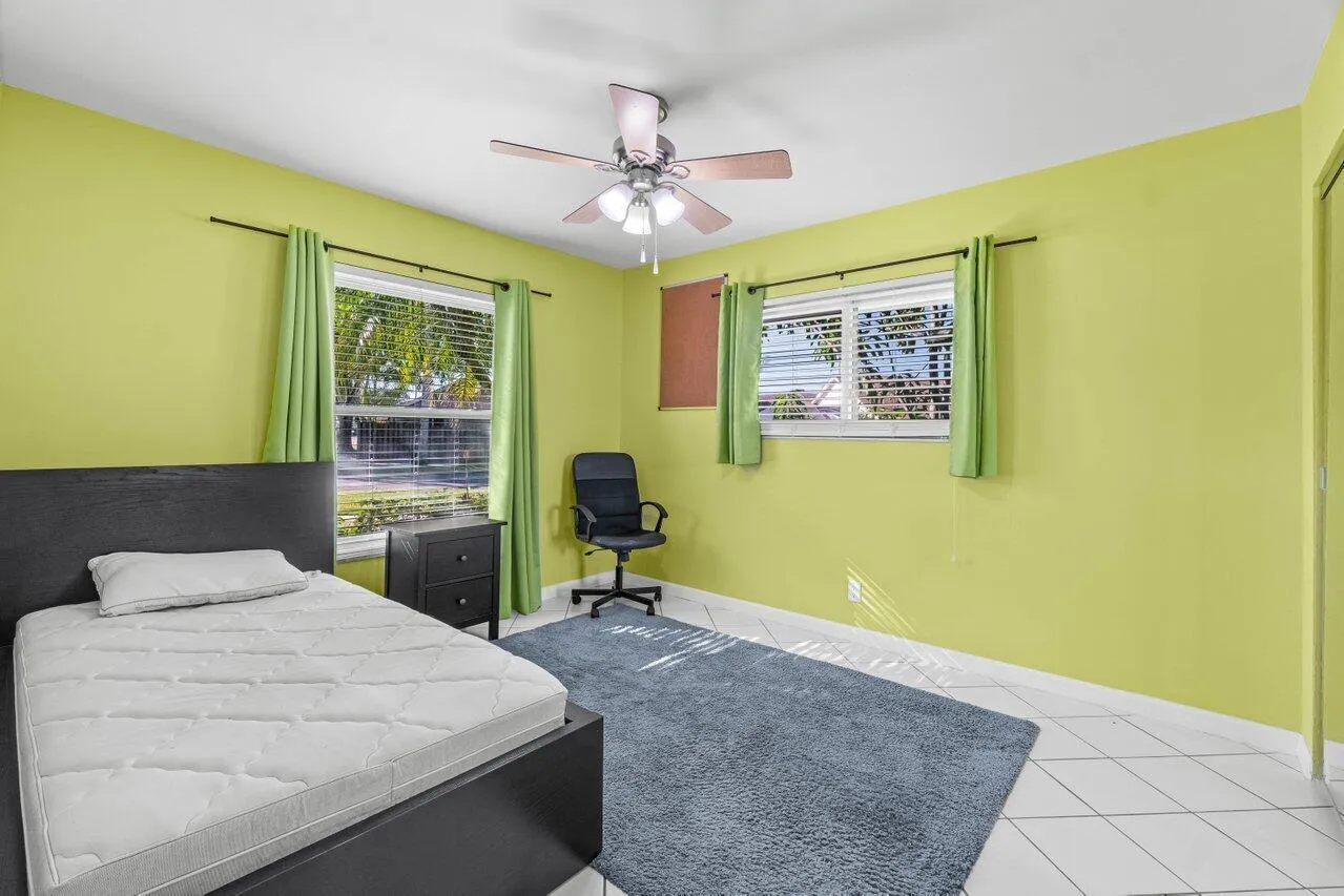 030-22525SwordfishDrive-BocaRaton-FL-334