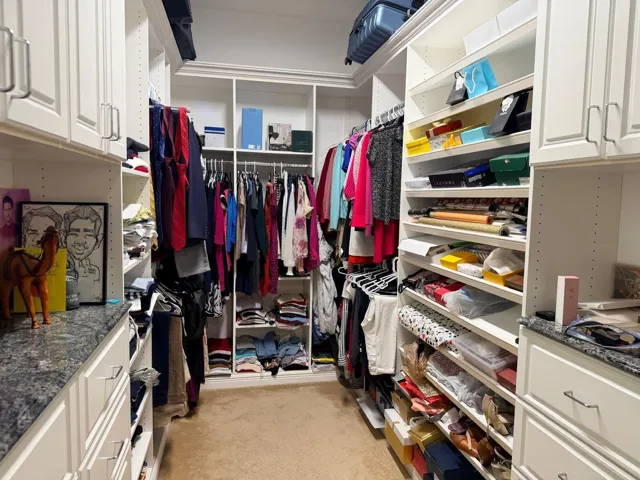 Master-Closet