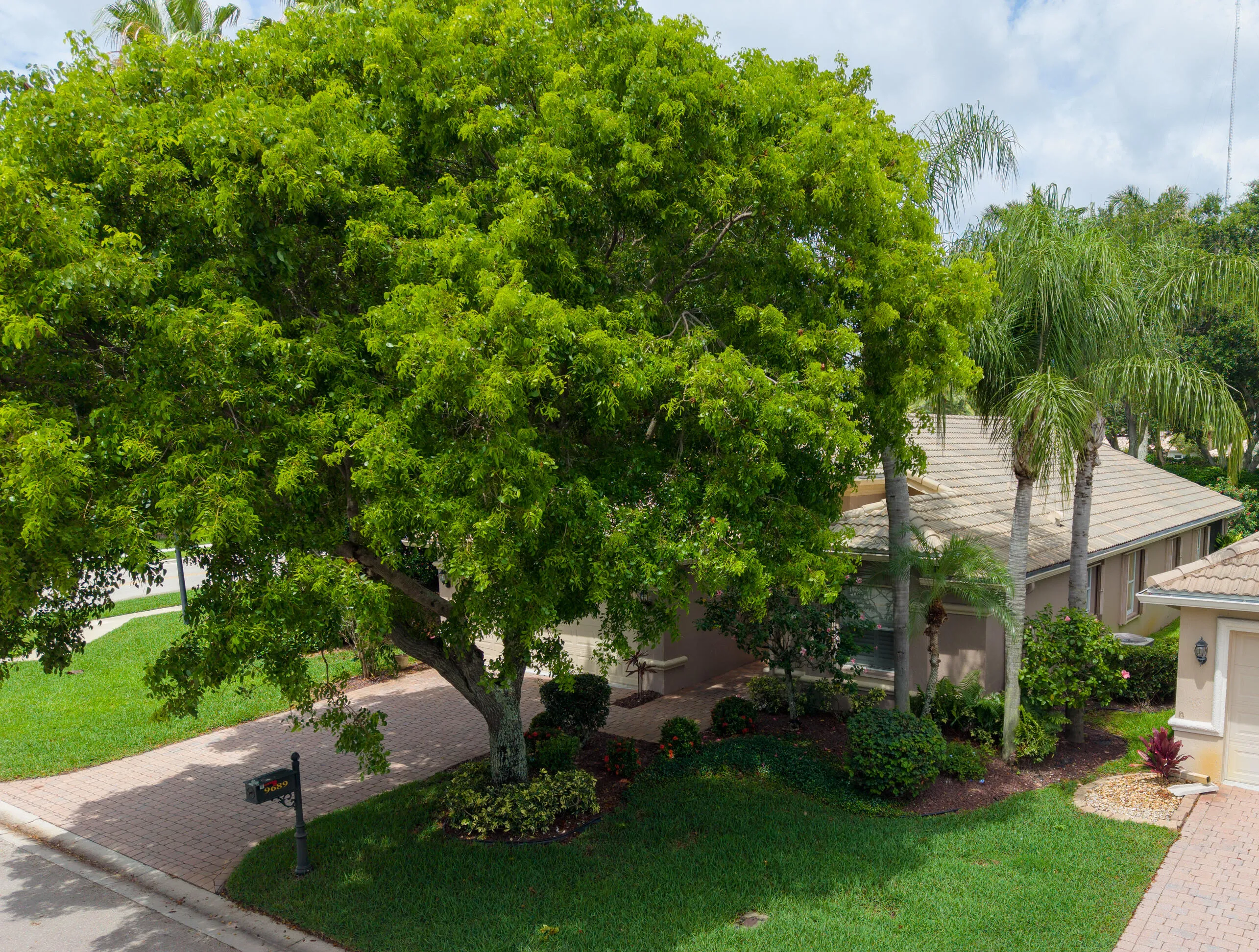 Guard gated Bellaggio community in Boynton Beach offering indoor and outdoor pools, restaurant, ballroom, library and social activities.