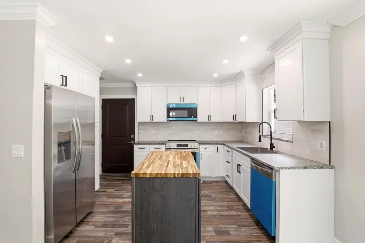 Abundant Cabinet & Counter Space