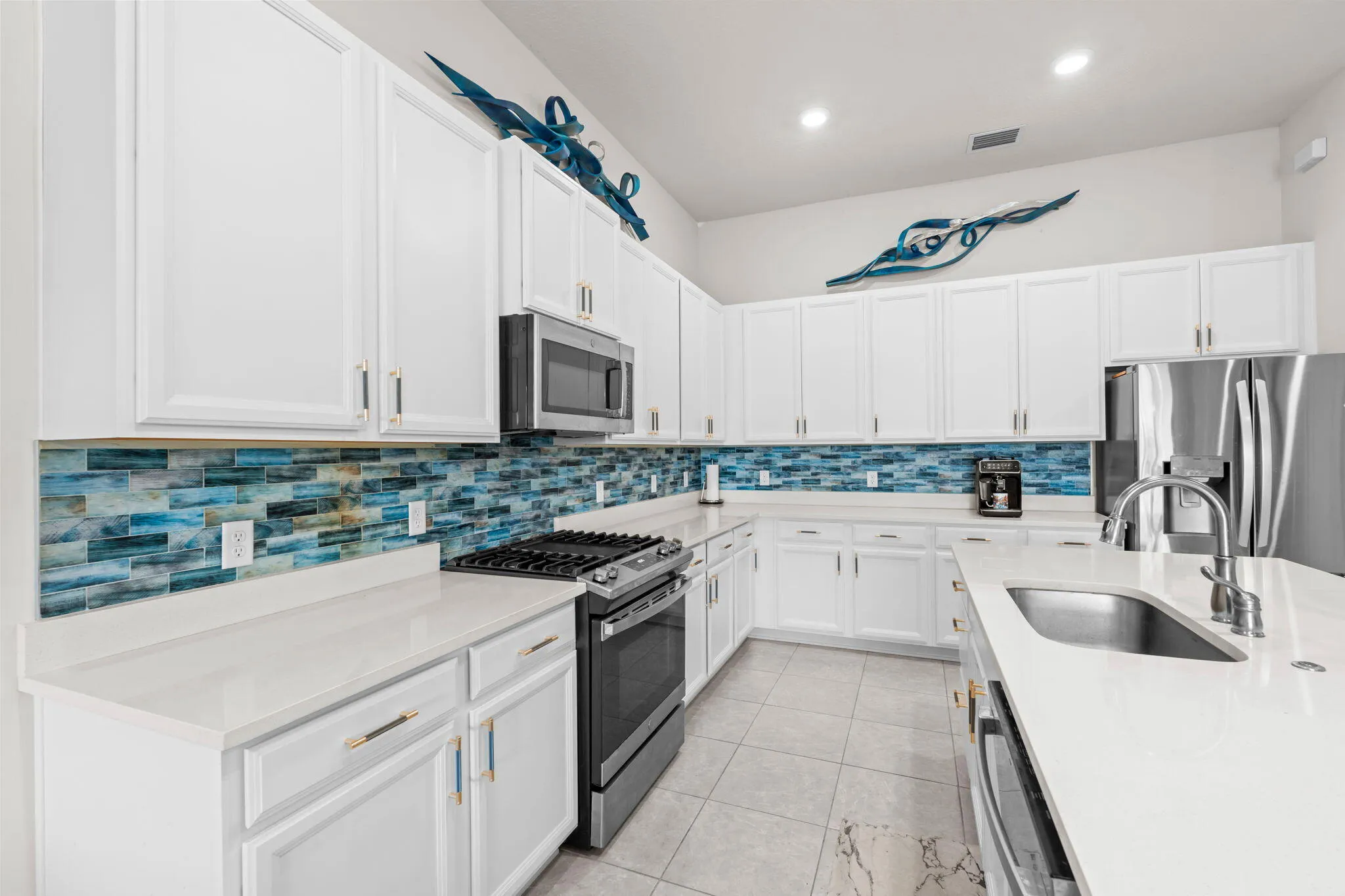 13-web-or-mls-A7407872
