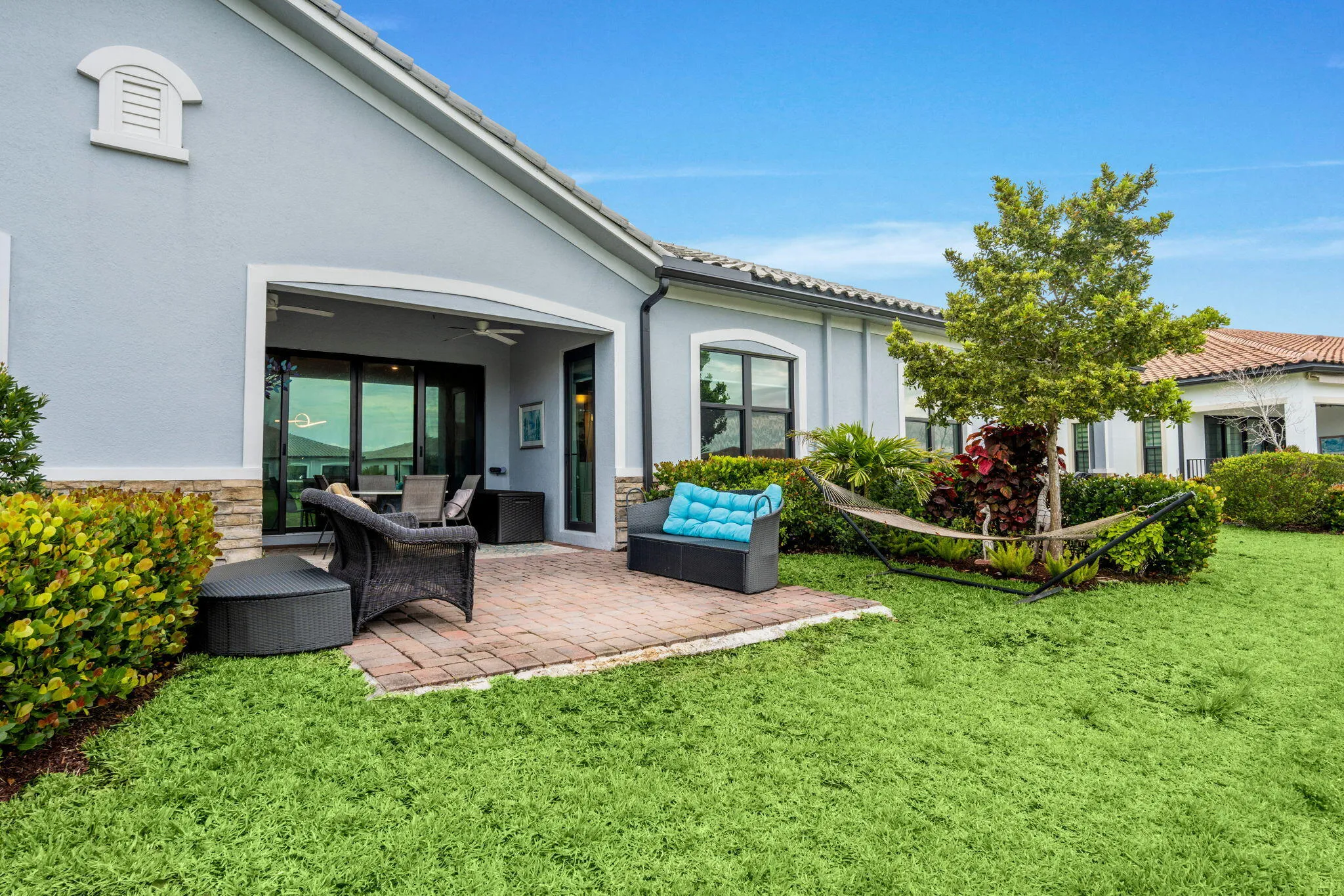 42-web-or-mls-A7407826