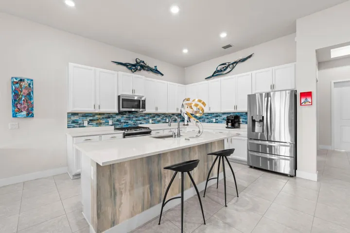 10-web-or-mls-A7407866