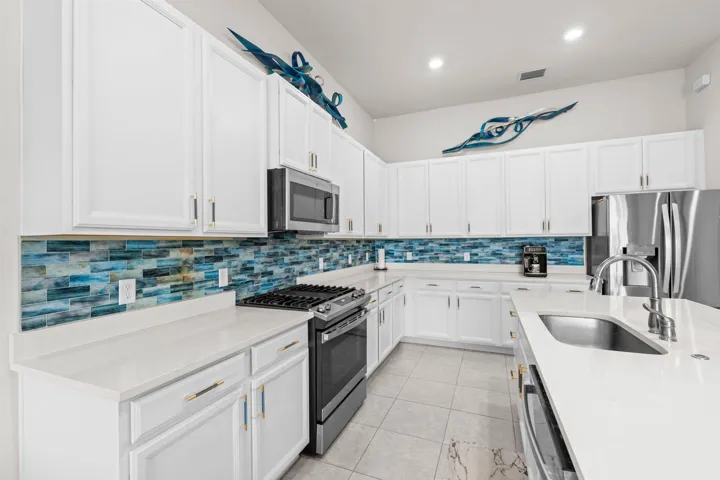 13-web-or-mls-A7407872