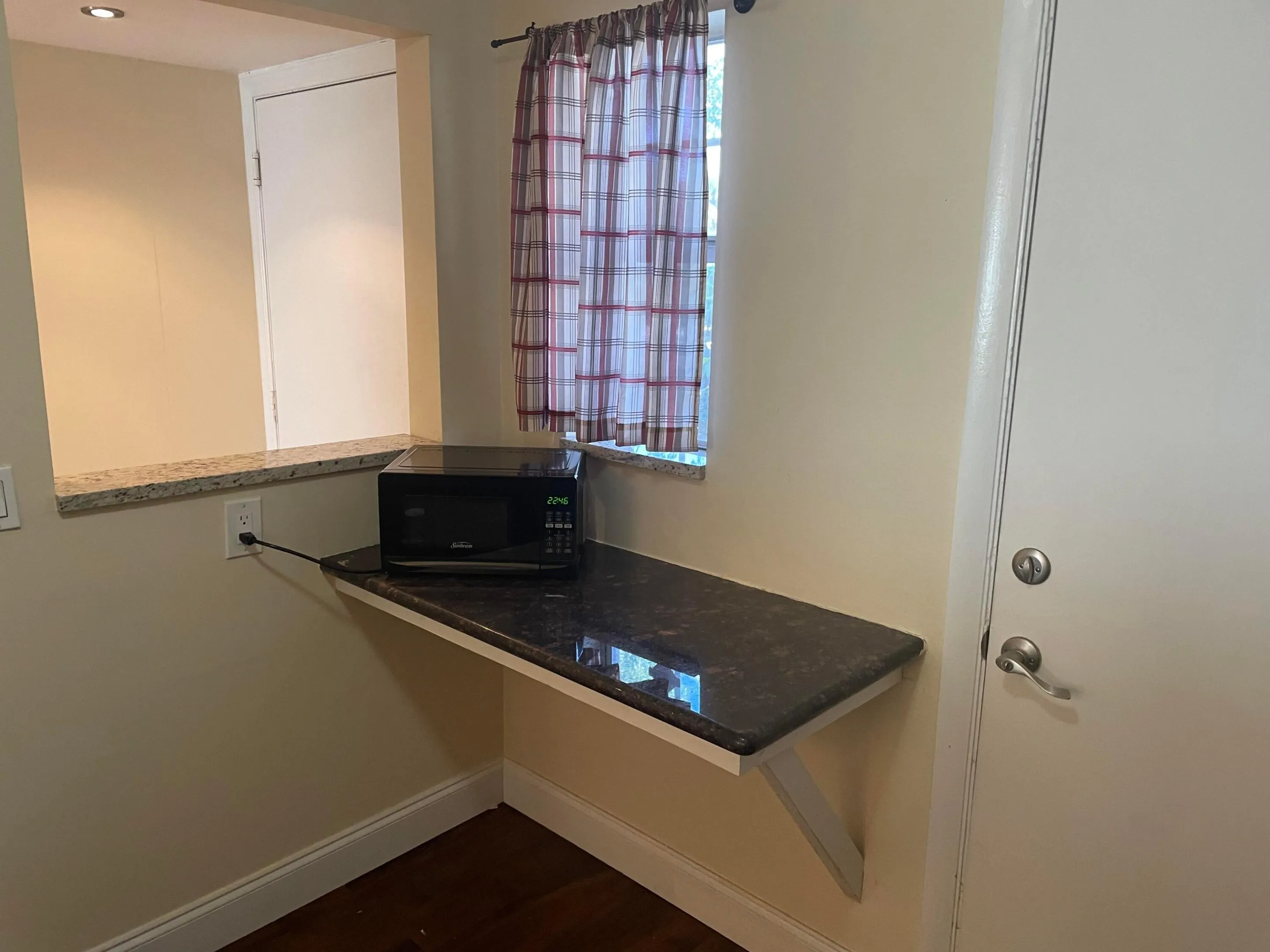 Extra shelf w/ countertop microwave