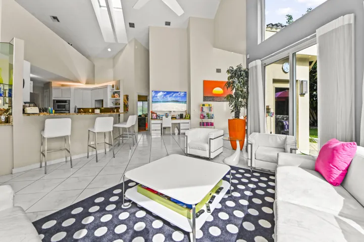 16 Family room 02