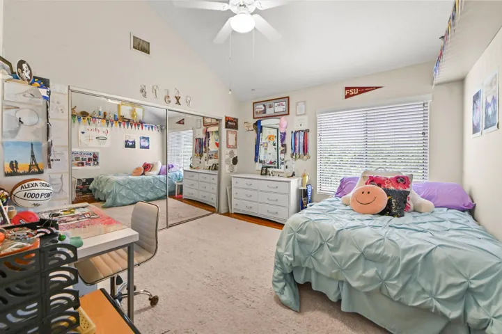 33 Bedroom 01