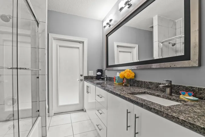 02 Bathroom 01