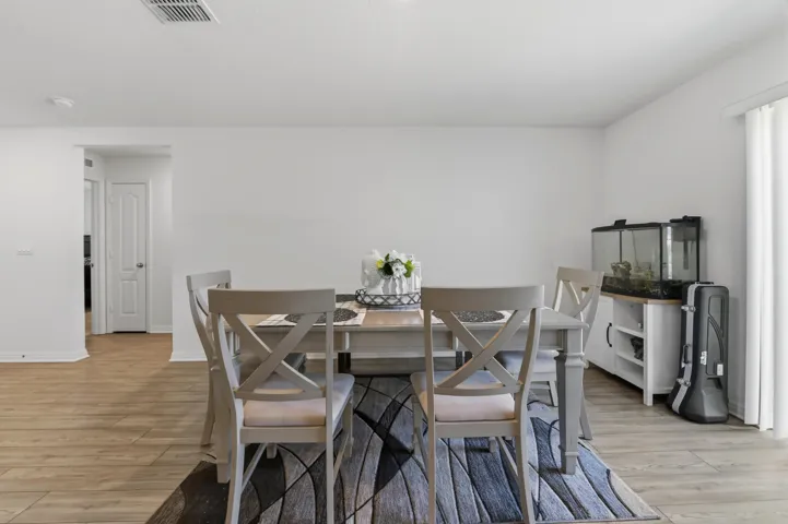 09 dining area 01