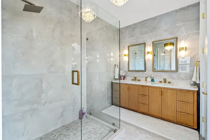PRIMARY_BATHROOM_ANGLE