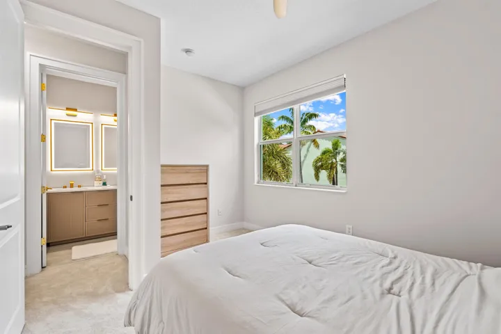 BEDROOM_2_OUT