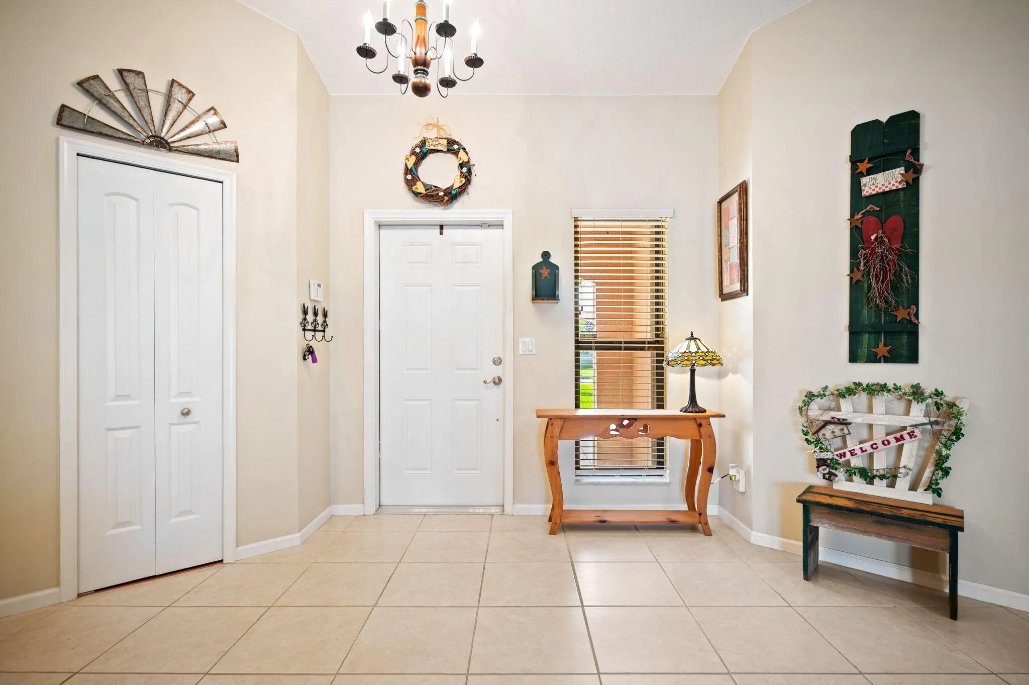 5-web-or-mls-5531-hawkes-bluff-ave
