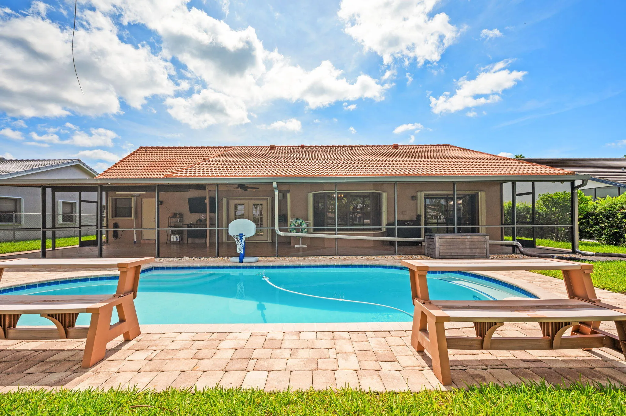 26-web-or-mls-5531-hawkes-bluff-ave