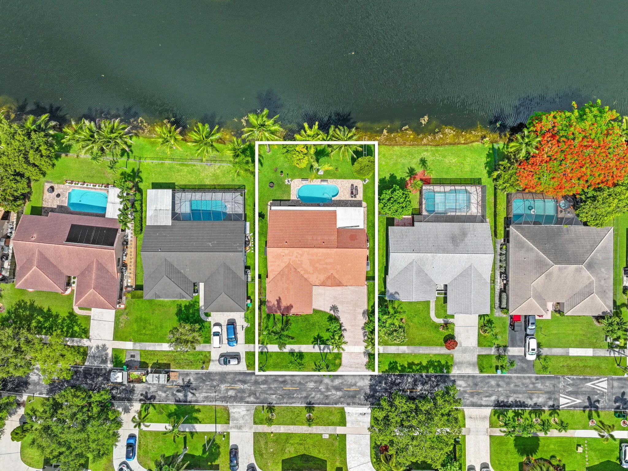 1-web-or-mls-5531-hawkes-bluff-ave