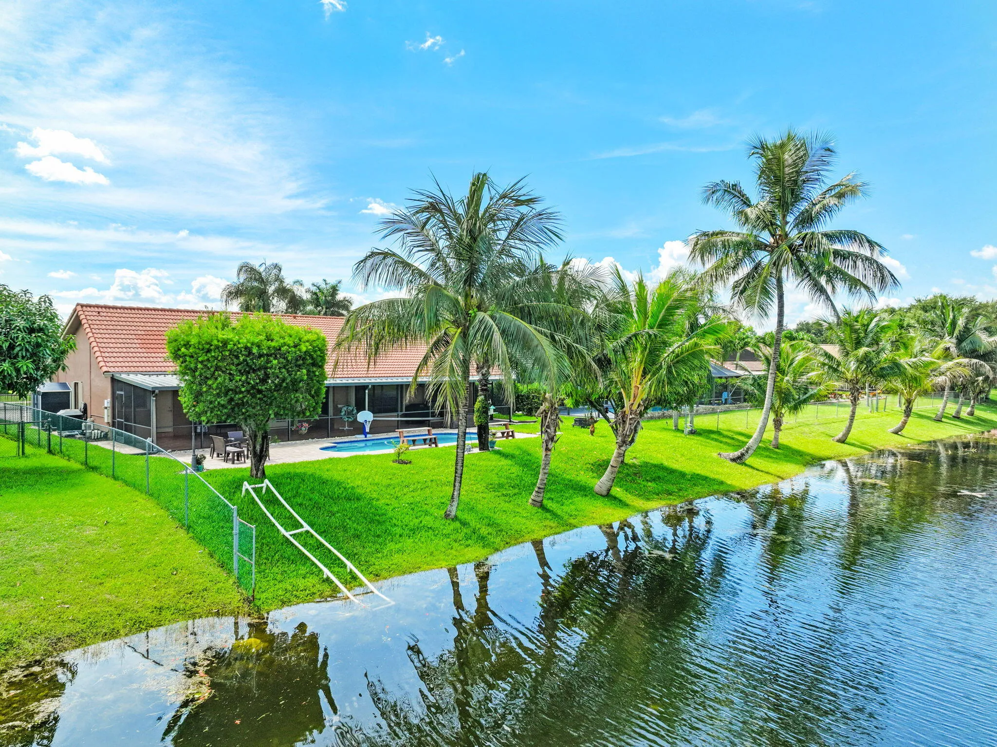 29-web-or-mls-5531-hawkes-bluff-ave