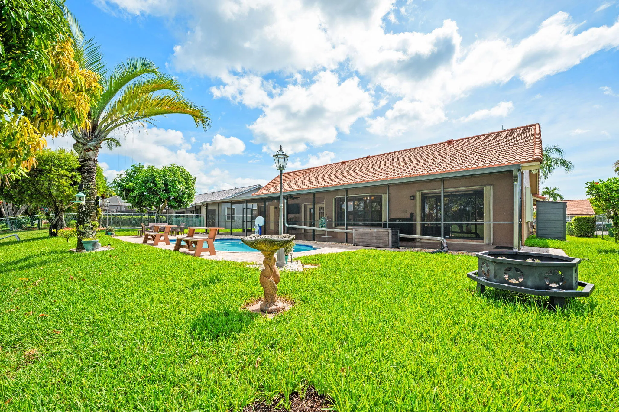 24-web-or-mls-5531-hawkes-bluff-ave
