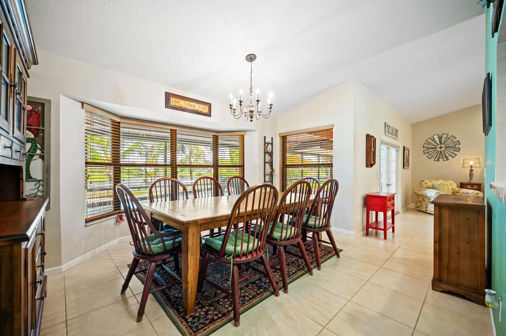 9-web-or-mls-5531-hawkes-bluff-ave