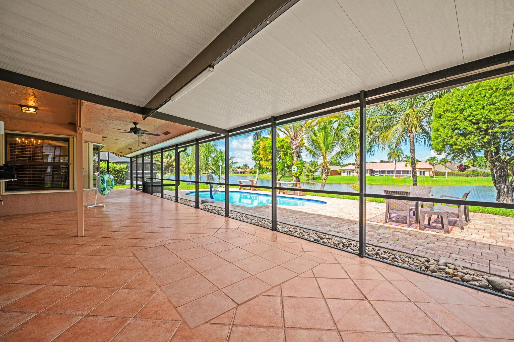 21-web-or-mls-5531-hawkes-bluff-ave