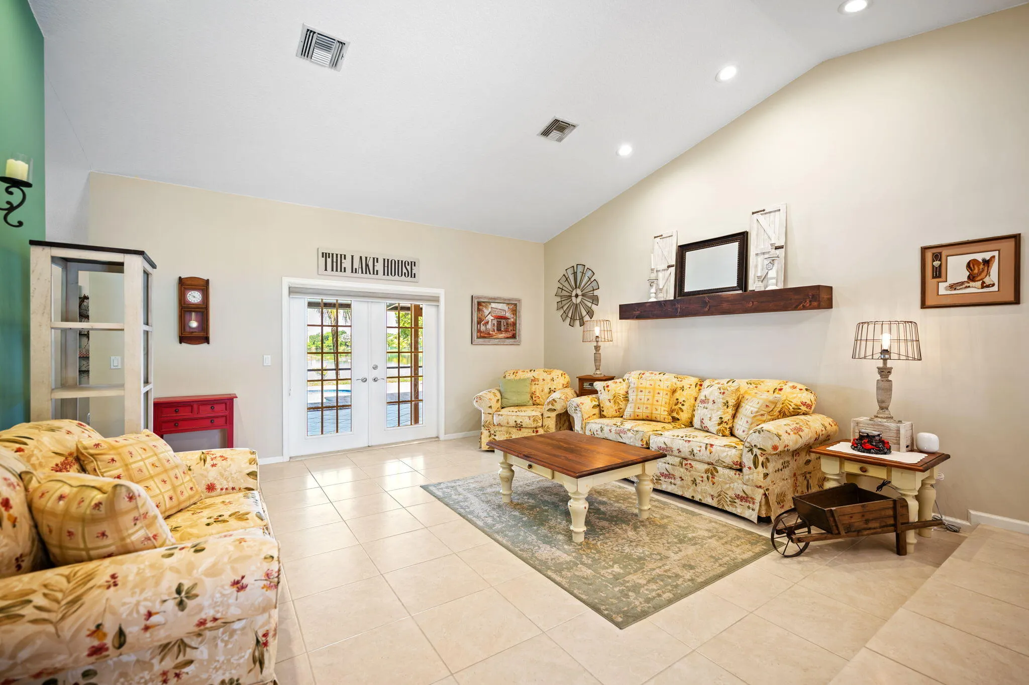 6-web-or-mls-5531-hawkes-bluff-ave