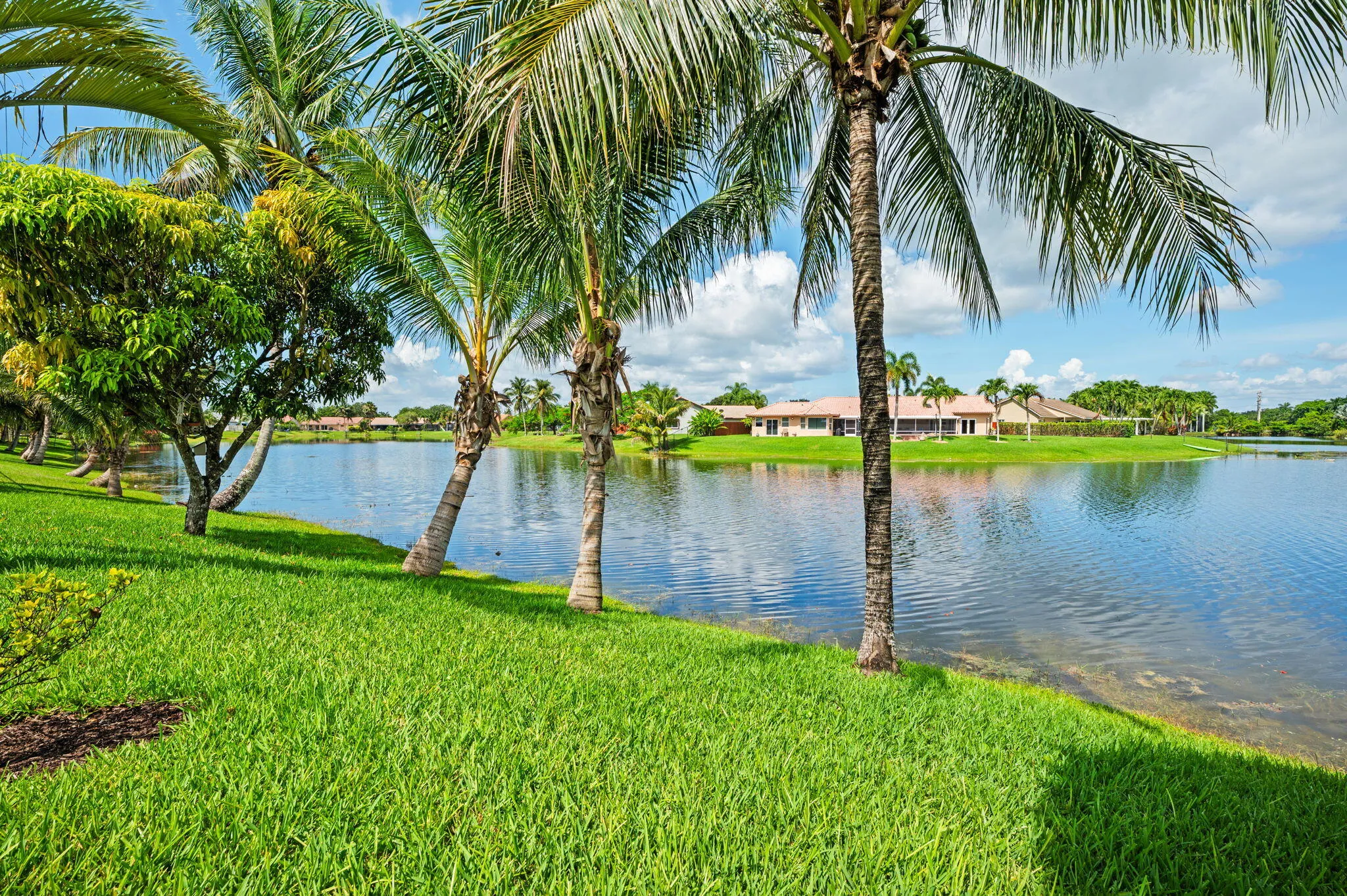 27-web-or-mls-5531-hawkes-bluff-ave