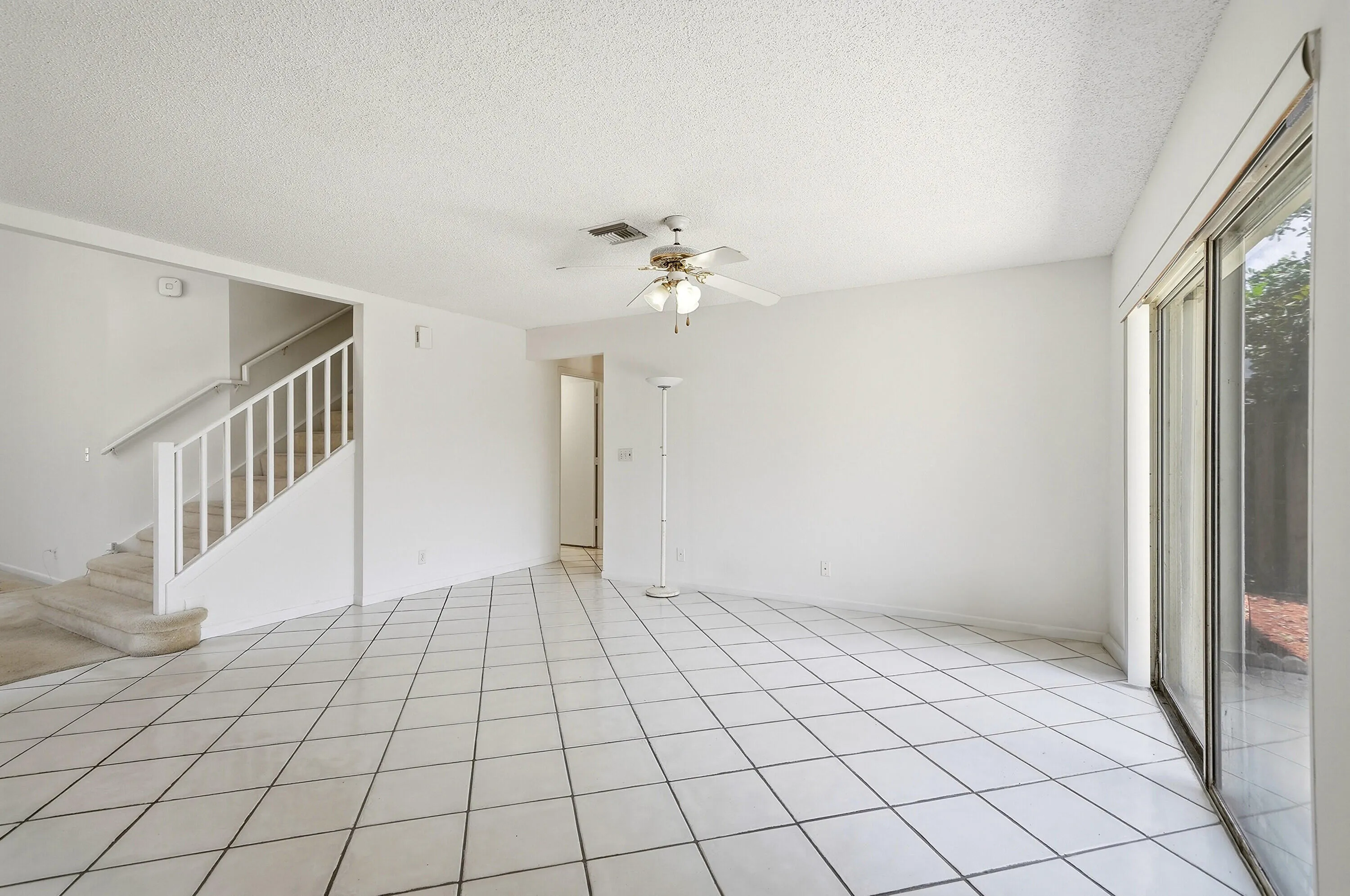 17_family room