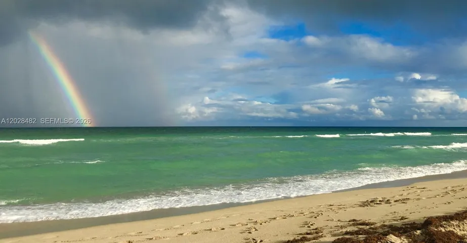 Beach - walkable distance