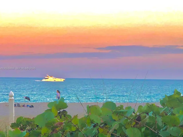 Beach - walkable distance