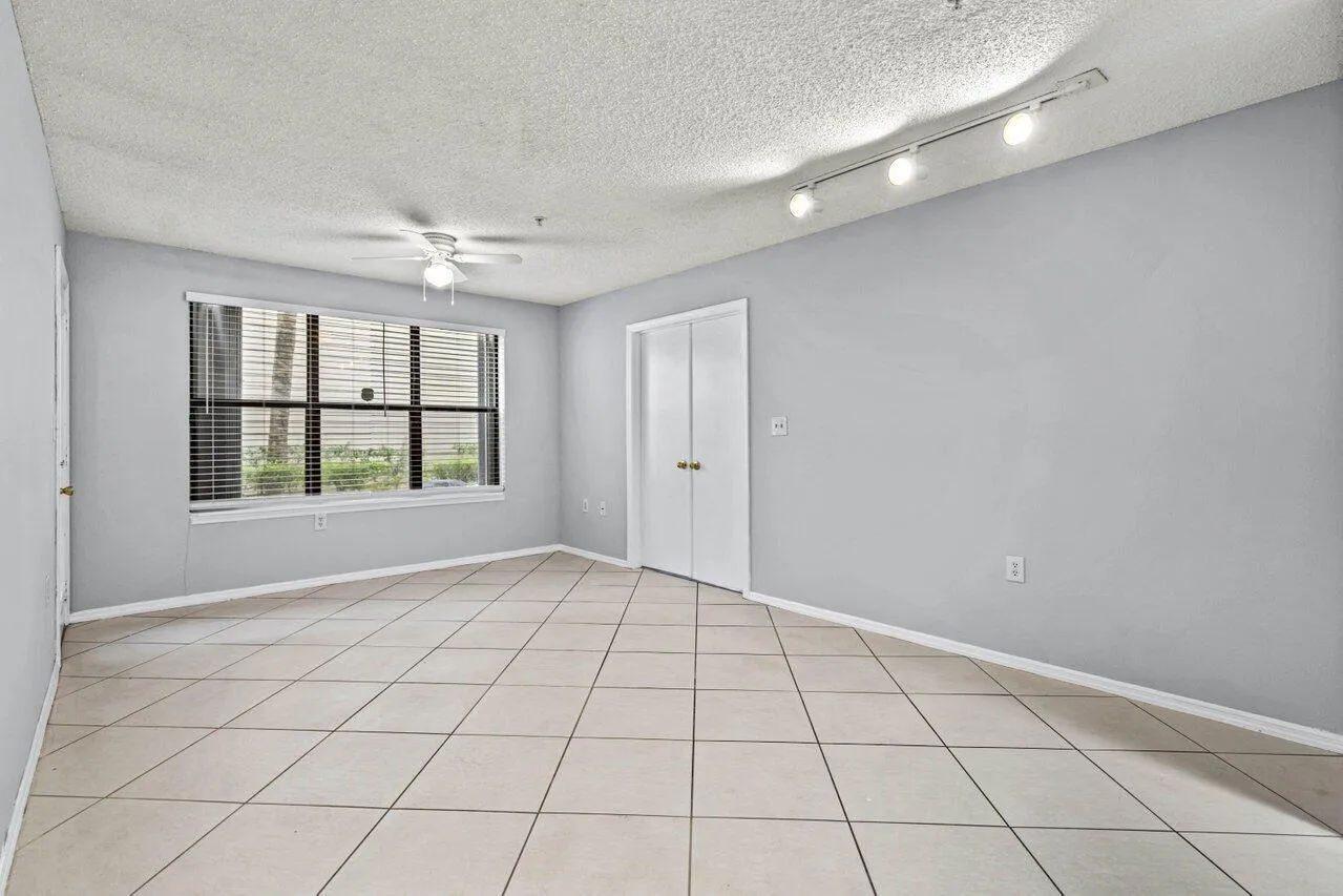 004-2305NorthCongressAvenue-18-BoyntonBe