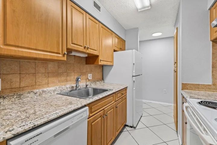 008-2305NorthCongressAvenue-18-BoyntonBe