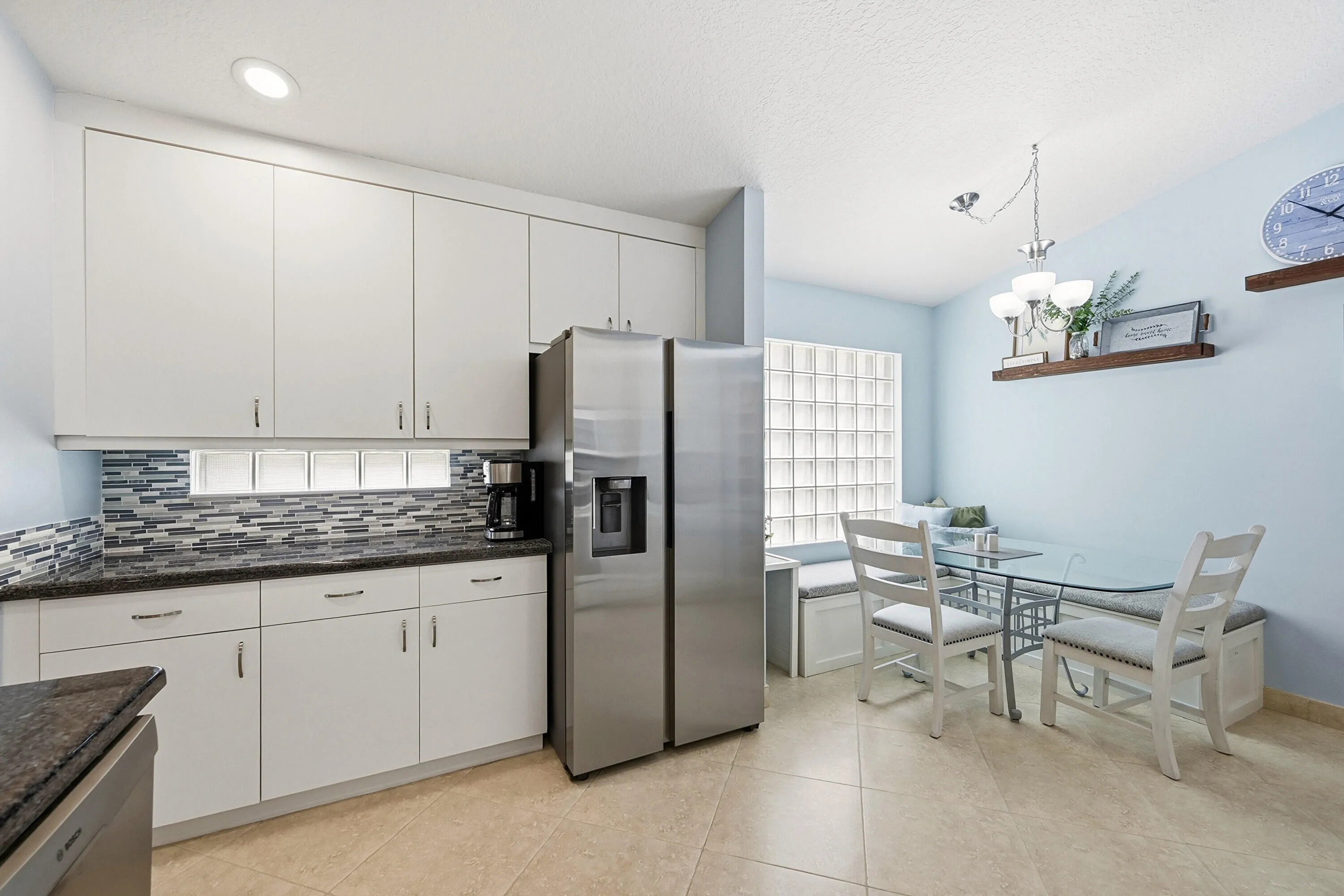 Kitchen / Breakfast Nook