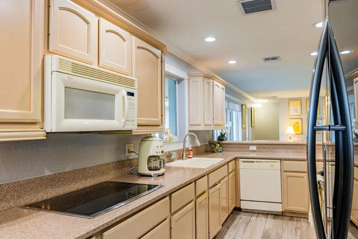 801SE5thTerrace-8