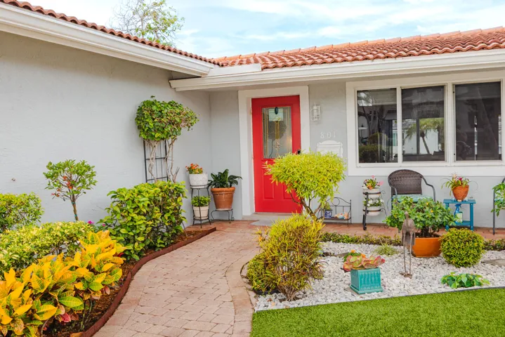 801SE5thTerrace-68