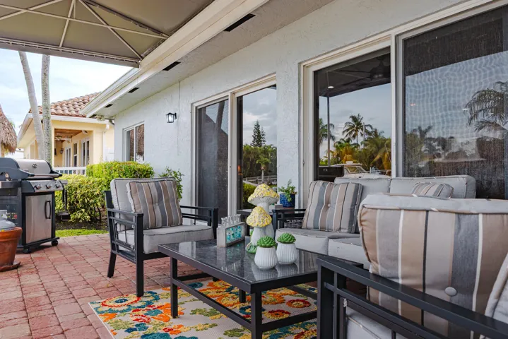 801SE5thTerrace-57
