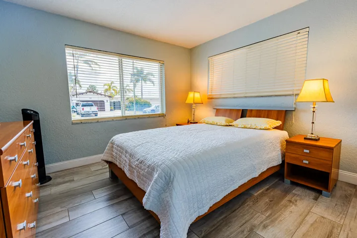 801SE5thTerrace-33