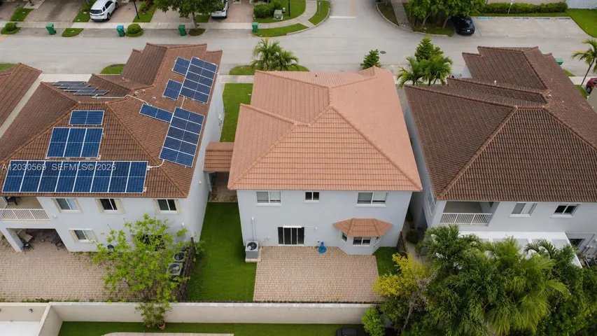 Panoramic view of the House.