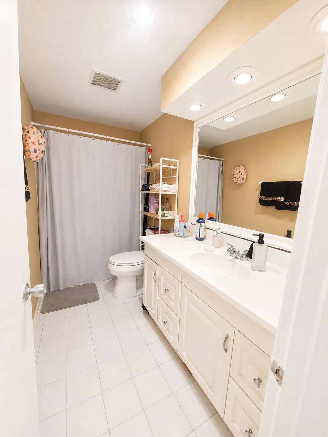 5203 NE 24 Terr, chat bath2