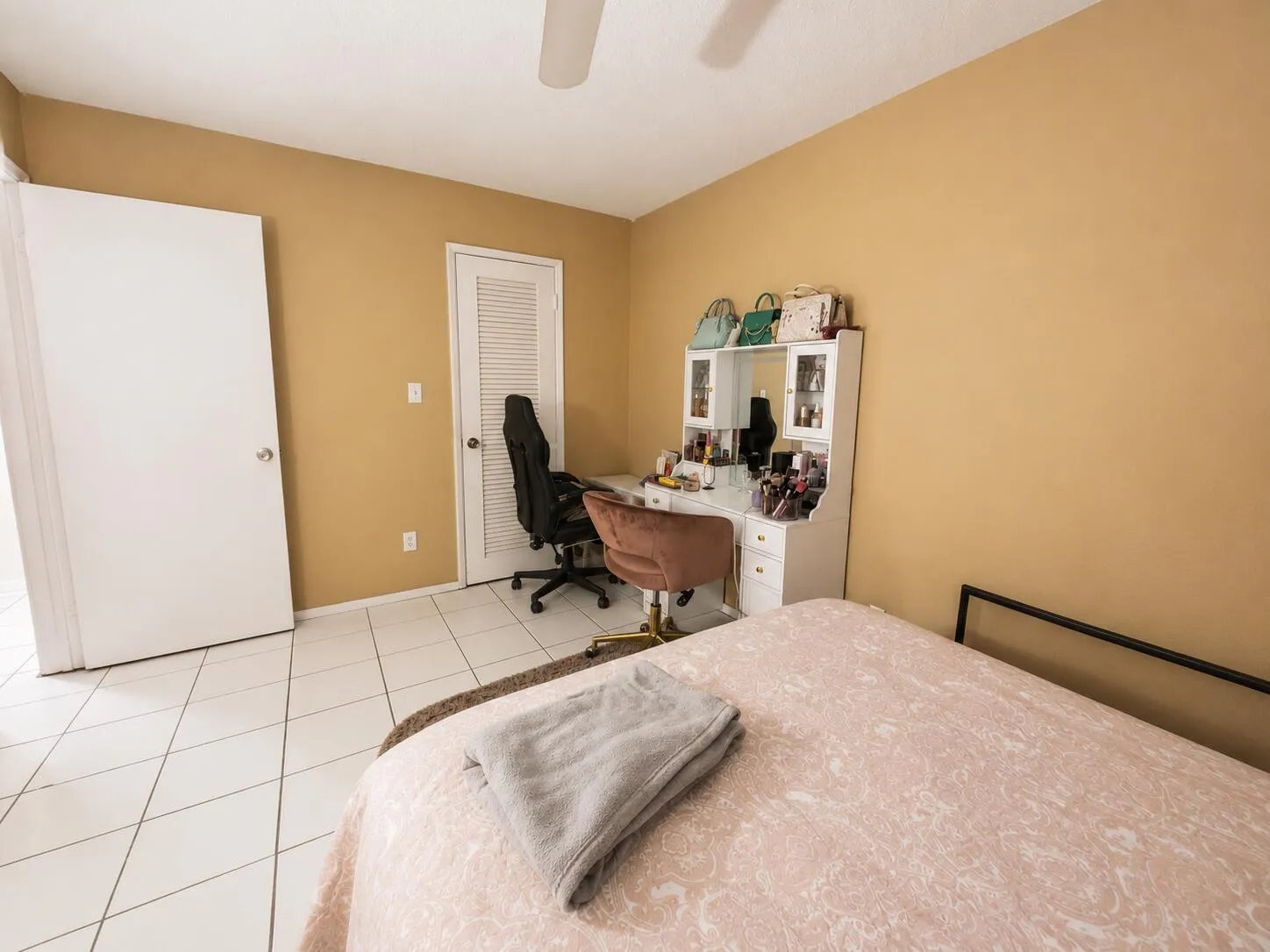 5203 NE 24 Terr, chat 2nd bdrm1