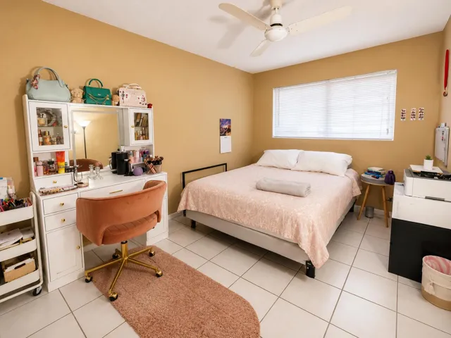 5203 NE 24 Terr, chat 2nd bdrm4
