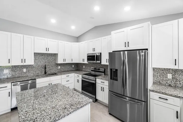 010-120MayfairLane-BoyntonBeach-FL-33426