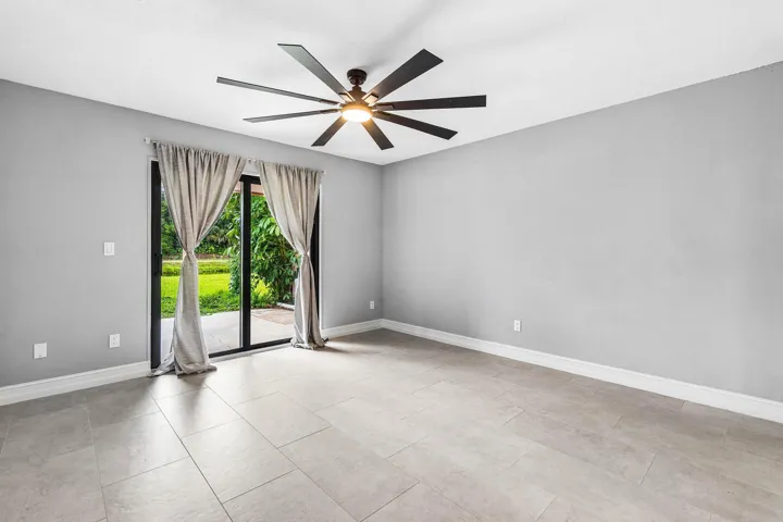 027-120MayfairLane-BoyntonBeach-FL-33426