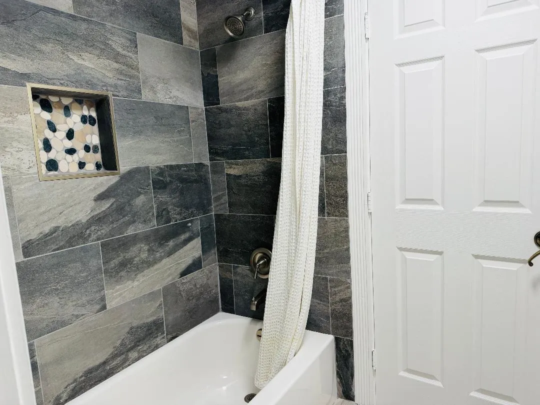 Jack & Jill Bath - 2