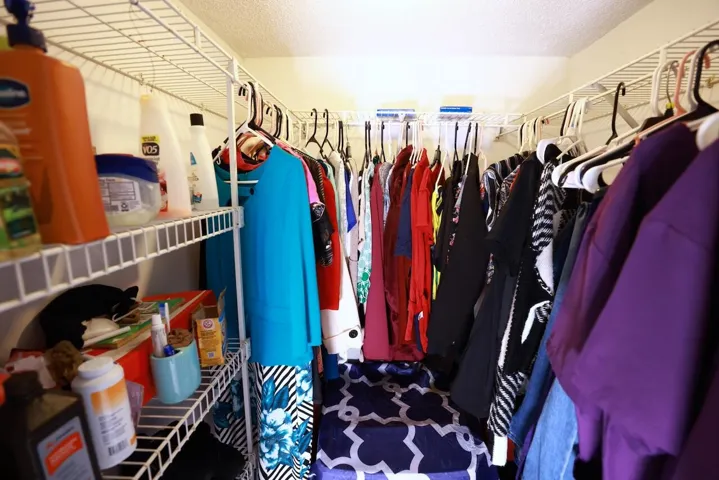 CLOSET