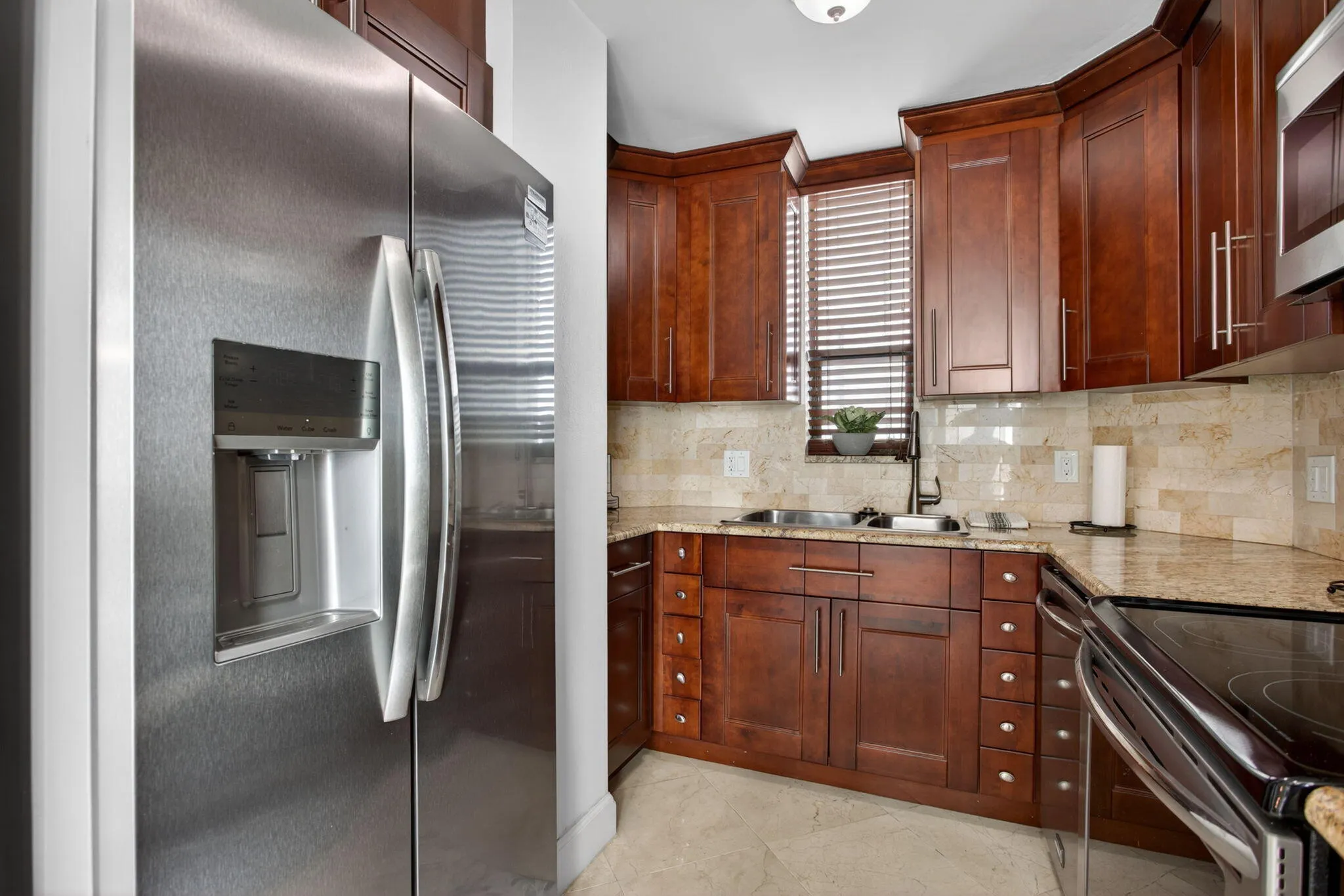 11-web-or-mls-1000-8678