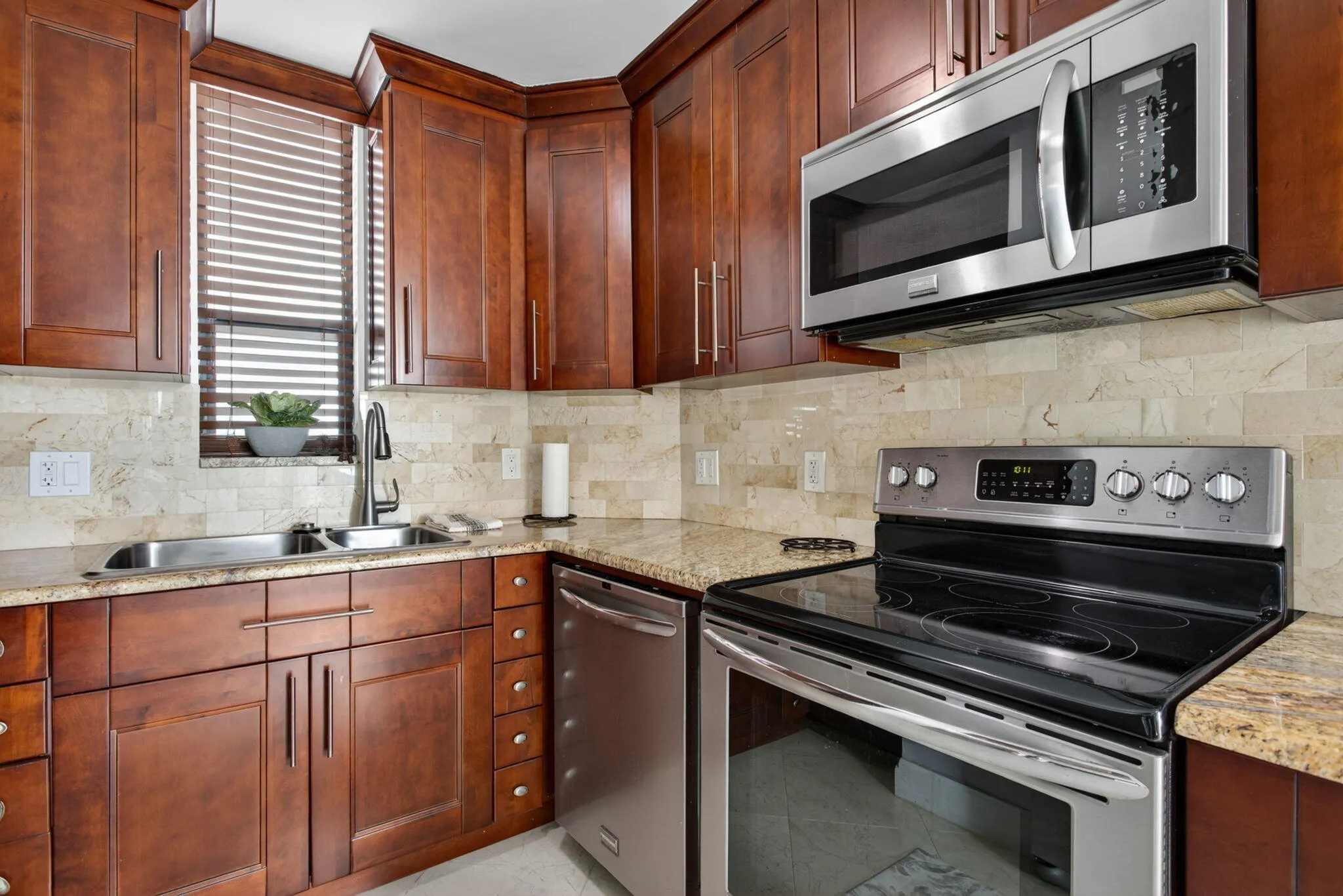12-web-or-mls-1000-8688