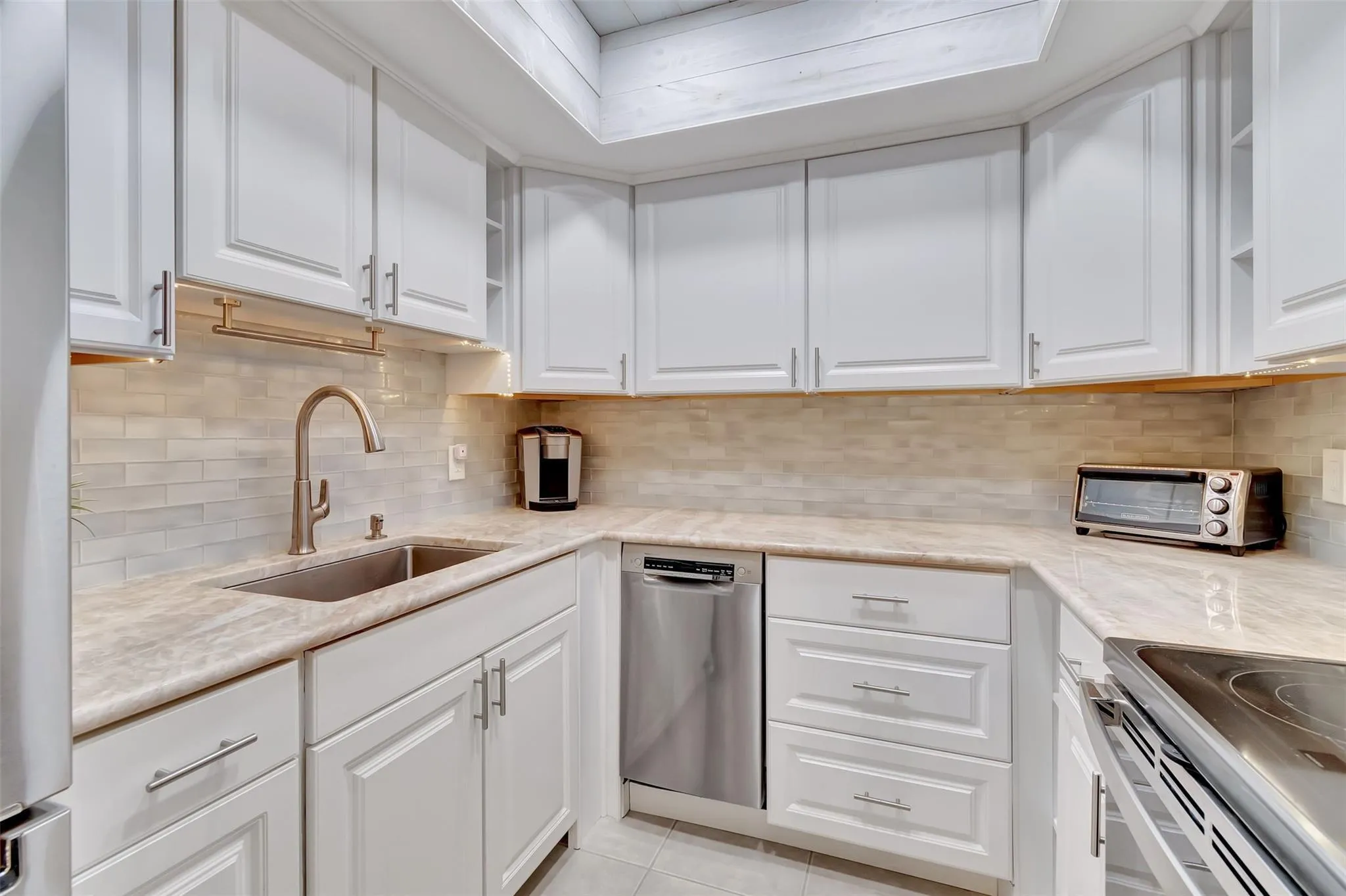 Lots of cabinets
